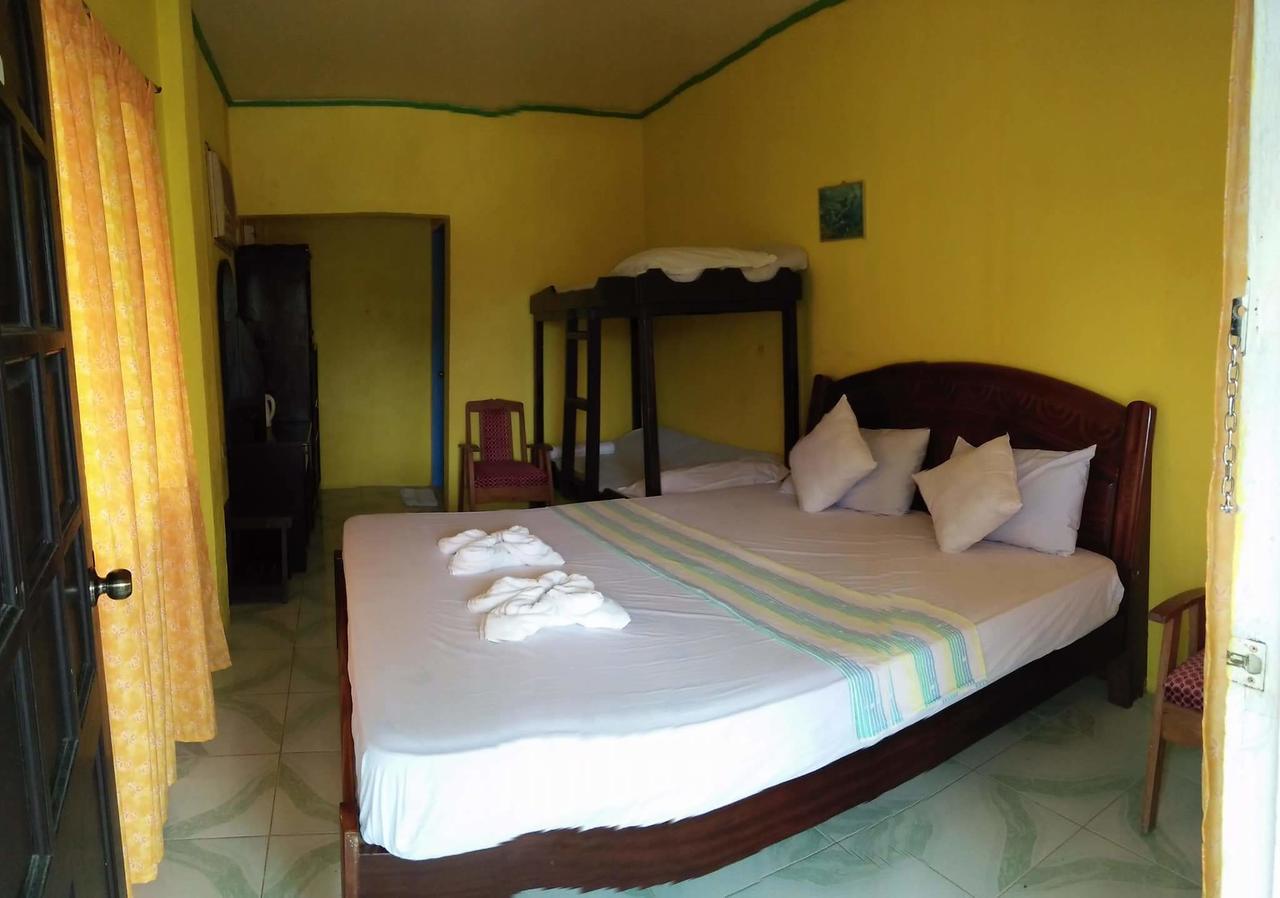 Guanna's Place Room&Resto Bar Isla de Malapascua Exterior foto