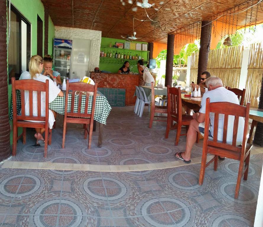 Guanna's Place Room&Resto Bar Isla de Malapascua Exterior foto