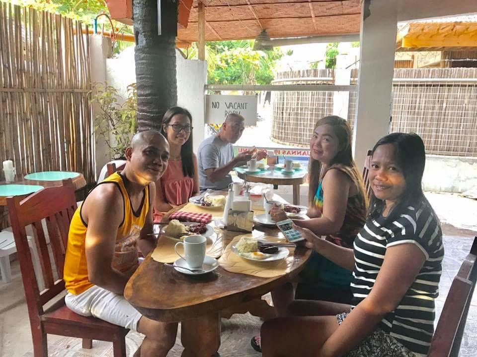 Guanna's Place Room&Resto Bar Isla de Malapascua Exterior foto