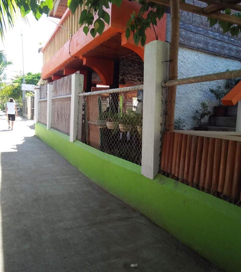 Guanna's Place Room&Resto Bar Isla de Malapascua Exterior foto